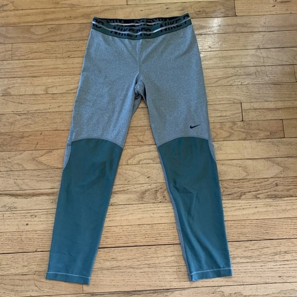 Nike dri-fit leggings - Picture 2 of 3